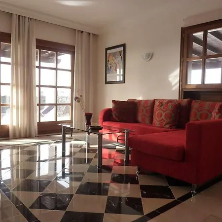 Playa Blanca Sleeps 6 Wifi T691309 *